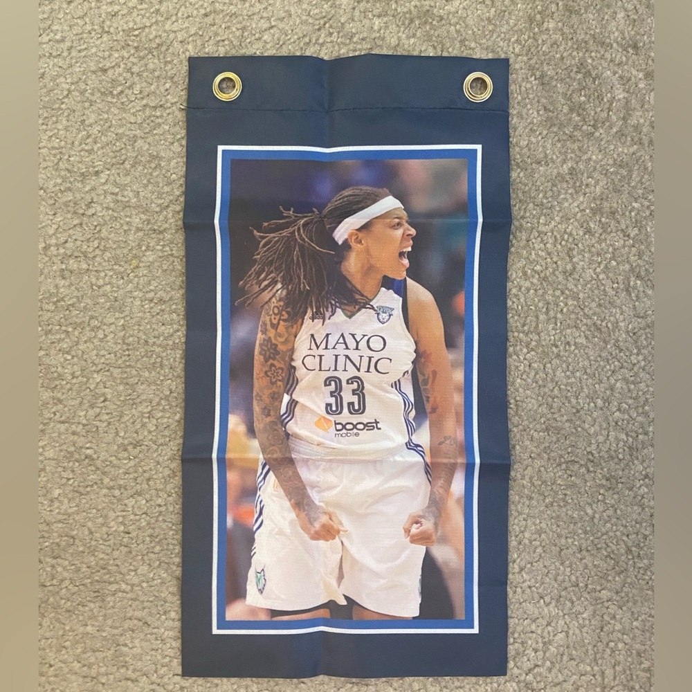 Minnesota Lynx Seimone Augustus Hall of Fame flag